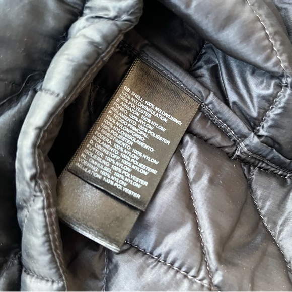 The North Face Women's Black Quilted Hooded Puffer Jacket - Picture 4 of 4